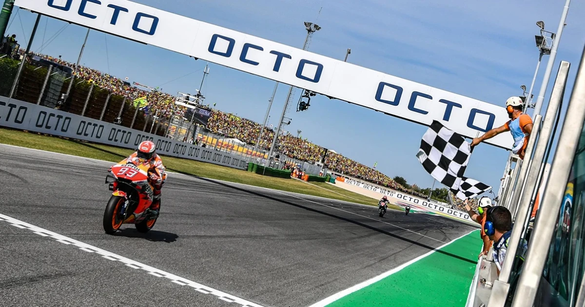 Marquez กลับมาทวงบัลลังก์แชมป์ หลังสอนมวย Quartararo ที่ Misano