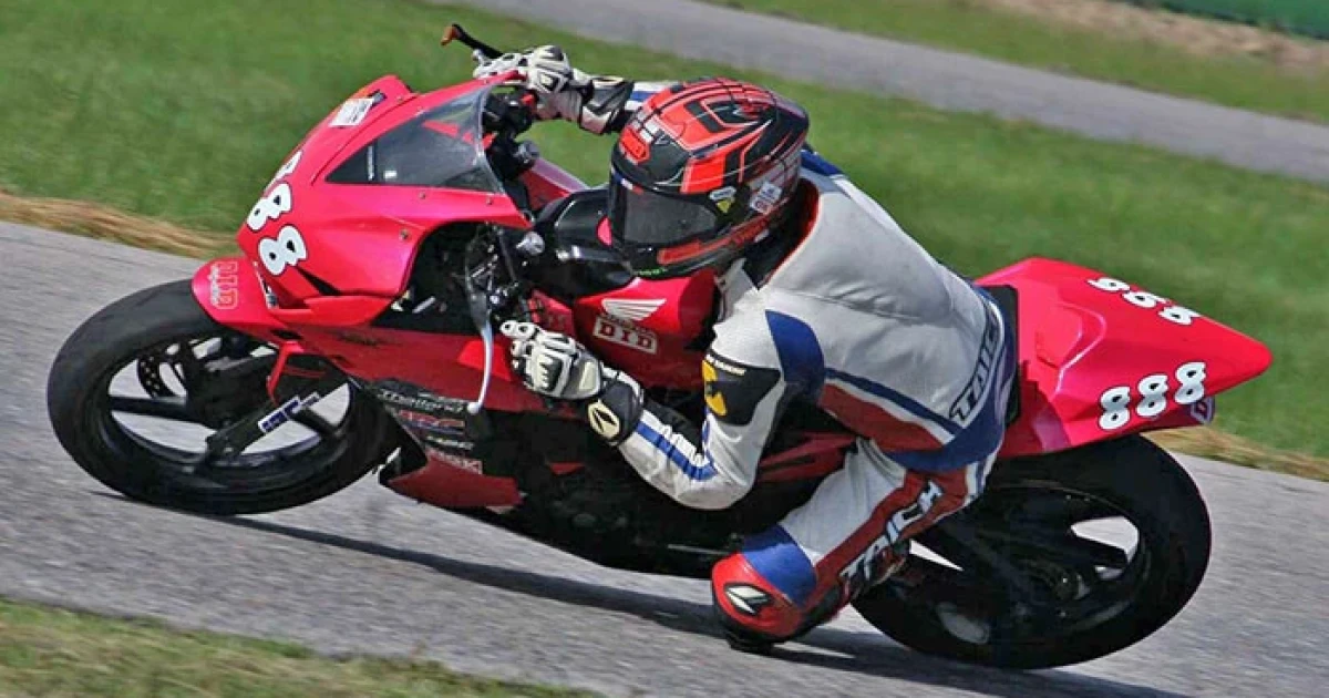 "ประวิทย์" แรงเกินต้าน คว้าชัย A.P. Honda Racing Championship 2016 สนาม 6