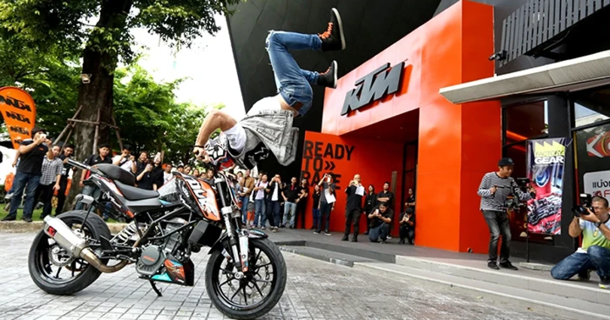 Burn Rubber ดึง "Rok Bagoros" โชว์ขี่มอเตอร์ไซค์ผาดโผนครั้งแรกในไทย!