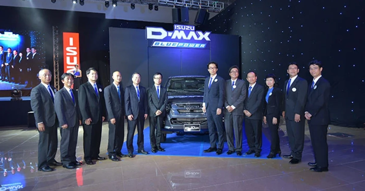 ตรีเพชรอีซูซุ ปลุกแบรนด์ "อีซูซุ" ในลาว "เปลี่ยนครั้งใหญ่" ยกระดับงานขายคู่บริการ