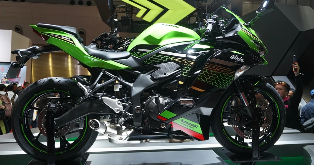 คาวาซากิ ZX-25R กับรอบกระชากใจระดับโมโตจีพี 17,000 เรดไลน์ !