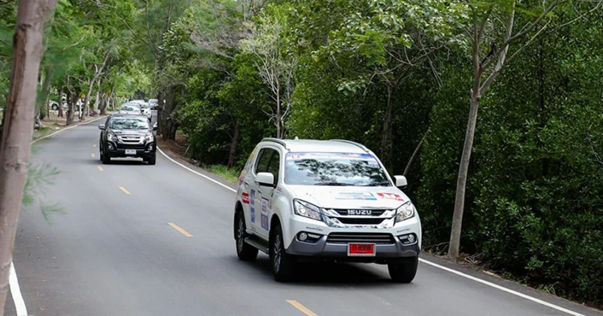 อีซูซุพาล่องใต้ ขับรถเลาะริมอ่าวไทย กับ "อีซูซุคาราวานสัญจร 2559" เส้นทางที่ 4
