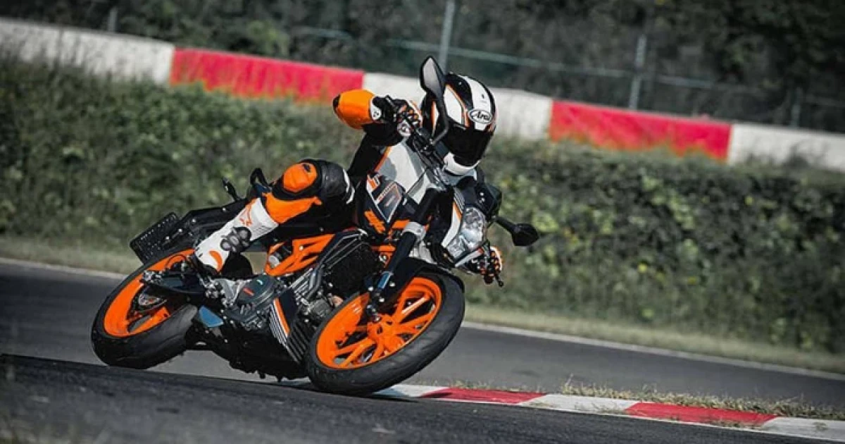 ส่อง KTM Duke 390 ปี 2017