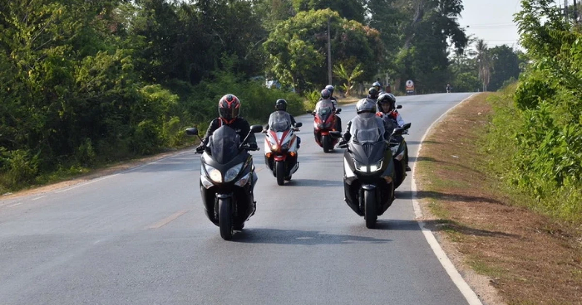 ยามาฮ่า พาสื่อมวลชนควบ TMAX ร่วมงาน ภูเก็ต ไบค์วีค 2016