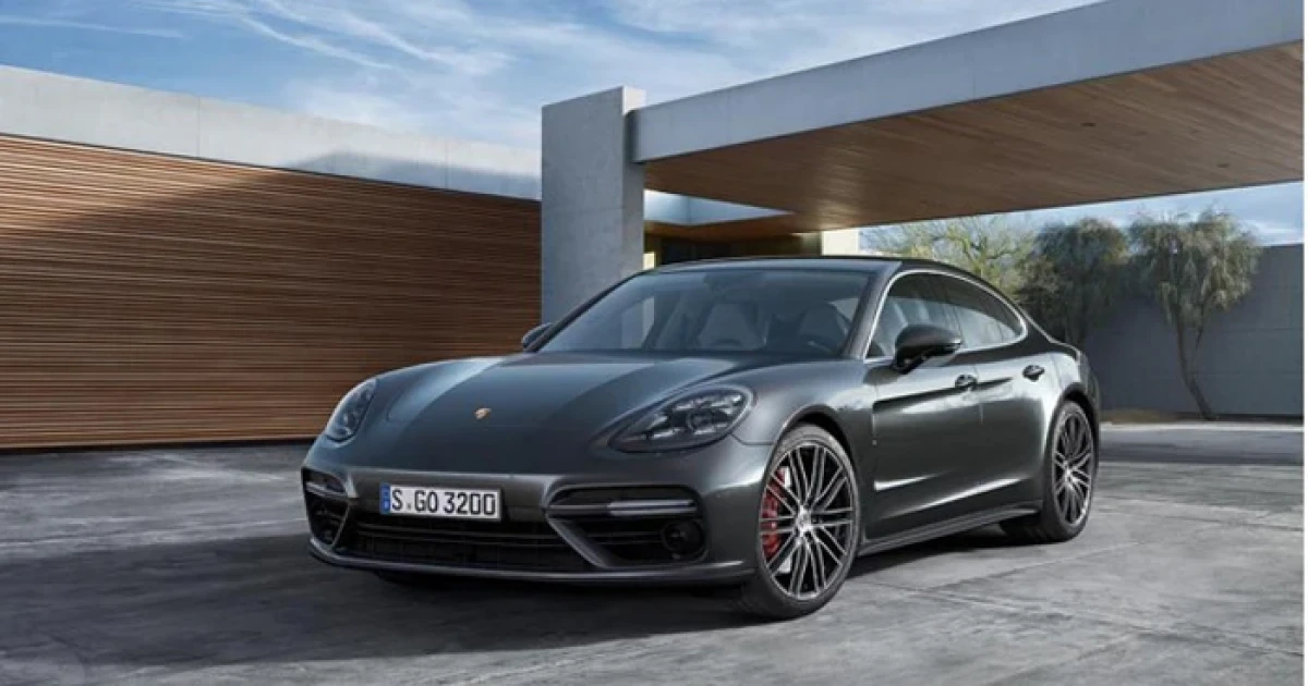 Porsche Panamera รุ่นล่าสุดกับเทคโนโลยีไฮบริด
