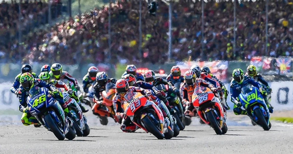 โดวิซิโอโซ ซิวแชมป์หลัง รอซซี่ หมดแรงใน BritishGP