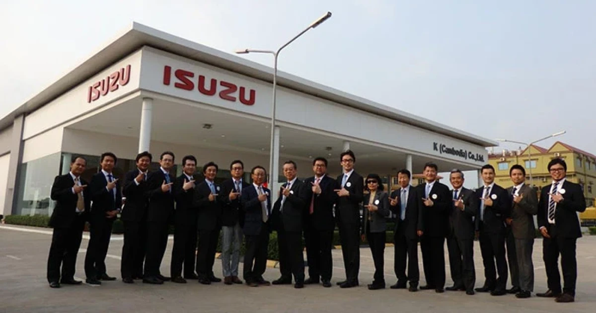 ตรีเพชรอีซูซุเซลส์ สยายปีกรุกตลาดลาวและกัมพูชา ฉลองก้าวสู่ปีที่ 60 อย่างมั่นคง