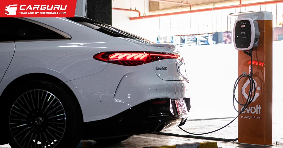Mercedes-Benz พบผู้บริหาร Evolt ผู้ให้บริการสถานีชาร์จรถยนต์ไฟฟ้าชั้นนำของไทย ในทริปทดสอบ EQS 500 4MATIC AMG Premium