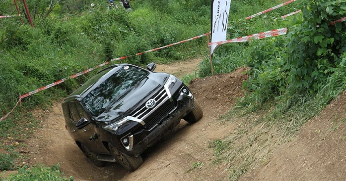 ลองขับ Toyota Fortuner 2.4V ปรับปรุงใหม่ ใส่ดิสก์หลังเพิ่มขับ 4 ล้อ