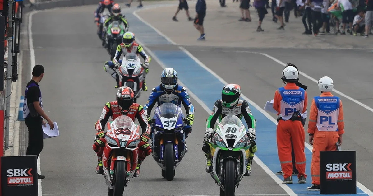 ร่วมเชียร์ "ติ๊งโน๊ต-ตาล" คว้าชัยโฮมเรซ การแข่งขันรถจักรยานยนต์ WorldSBK สนามช้างฯ