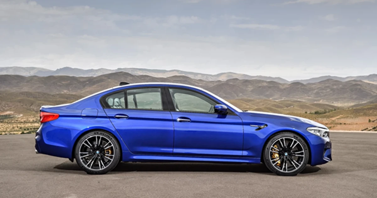 เผยสปอร์ตซีดานหรู BMW M5 ใหม่ ขับเคลื่อน 4 ล้อ ขุมพลัง V8 ก่อนเปิดจริงในงานมอเตอร์โชว์ 2018