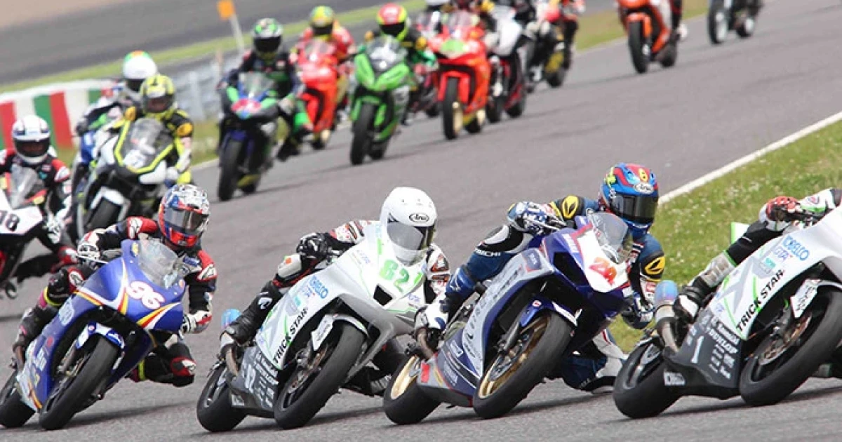 แสตมป์-อภิวัฒน์ สยบนักบิดซามูไรคาถิ่น คว้าชัยเรซ 2 ทำดับเบิ้ลวิน นำจ่าฝูง