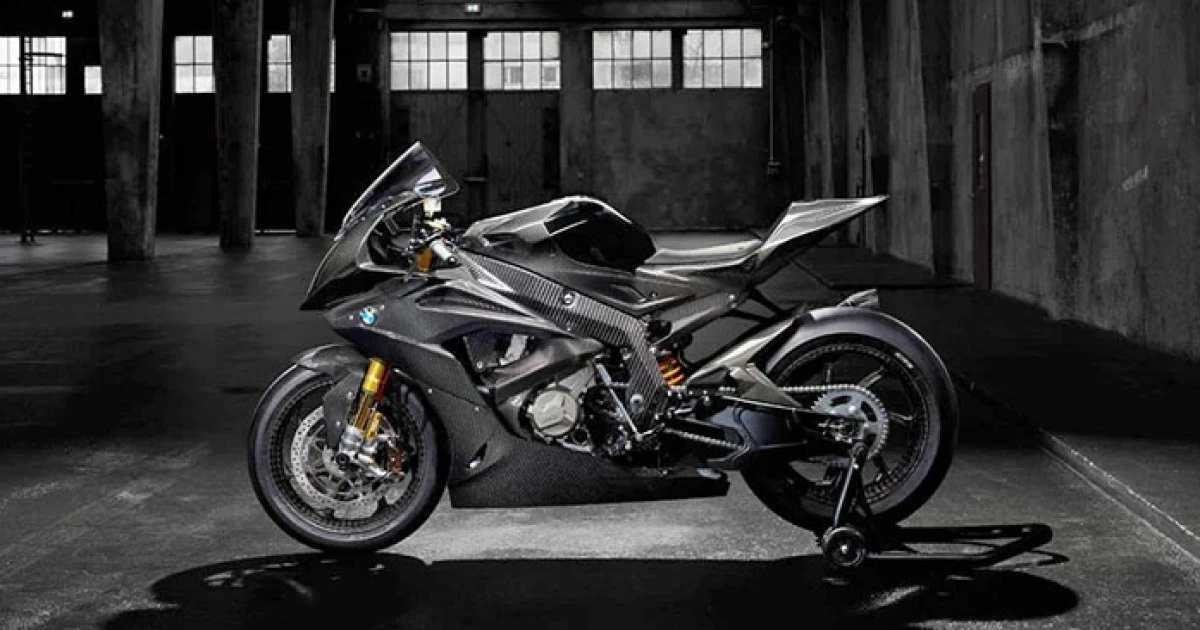 BMW เตรียมส่ง HP4 Race เวอร์ชั่นวางขายจริง ในงาน Auto Shanghai Show 2017