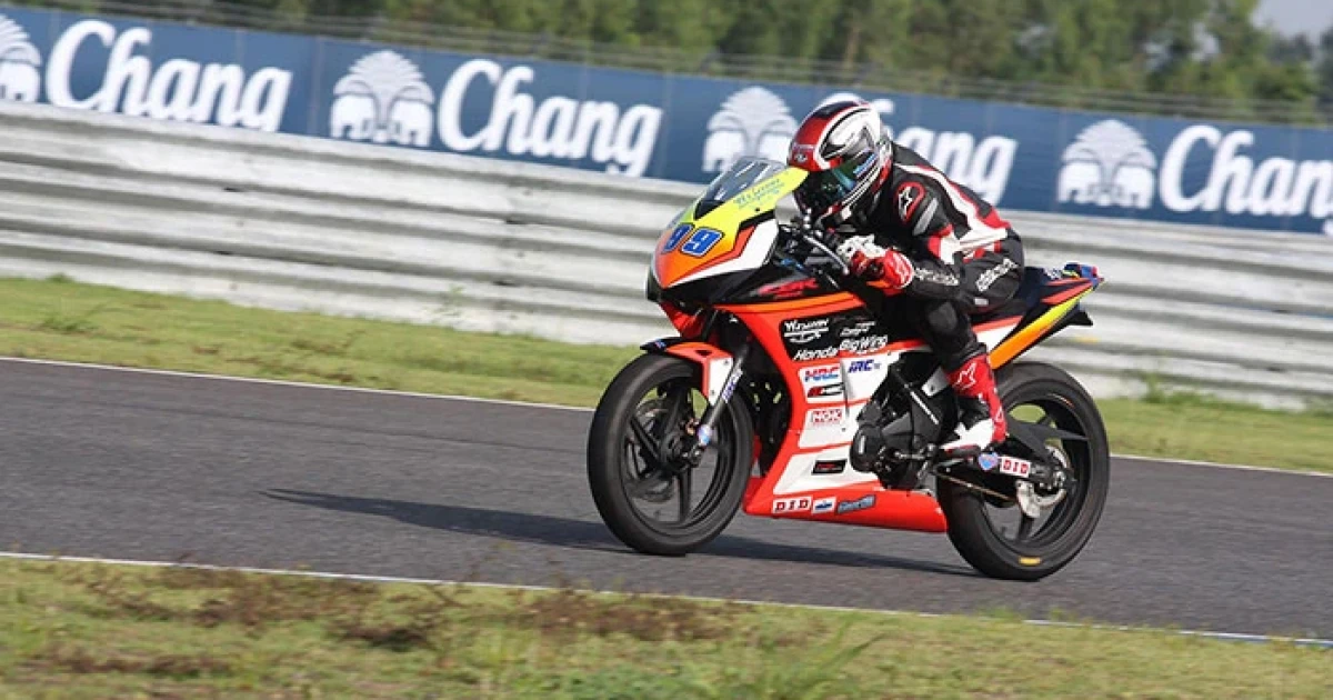 "ประวิทย์-สิทธิพร" กอดคอคว้าแชมป์ A.P. Honda Racing ที่บุรีรัมย์