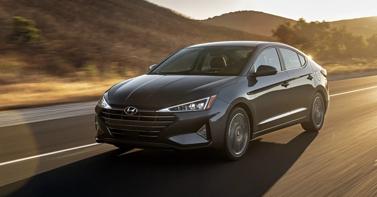 Hyundai Elantra 2019 Facelift ซีดานดีไซน์เฉียบจากแดนโสม