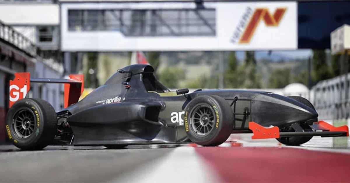 Aprilia จับเครื่อง V-Four 1,000 ลงในรถ Griiip G1 คว้าชัยครั้งแรก