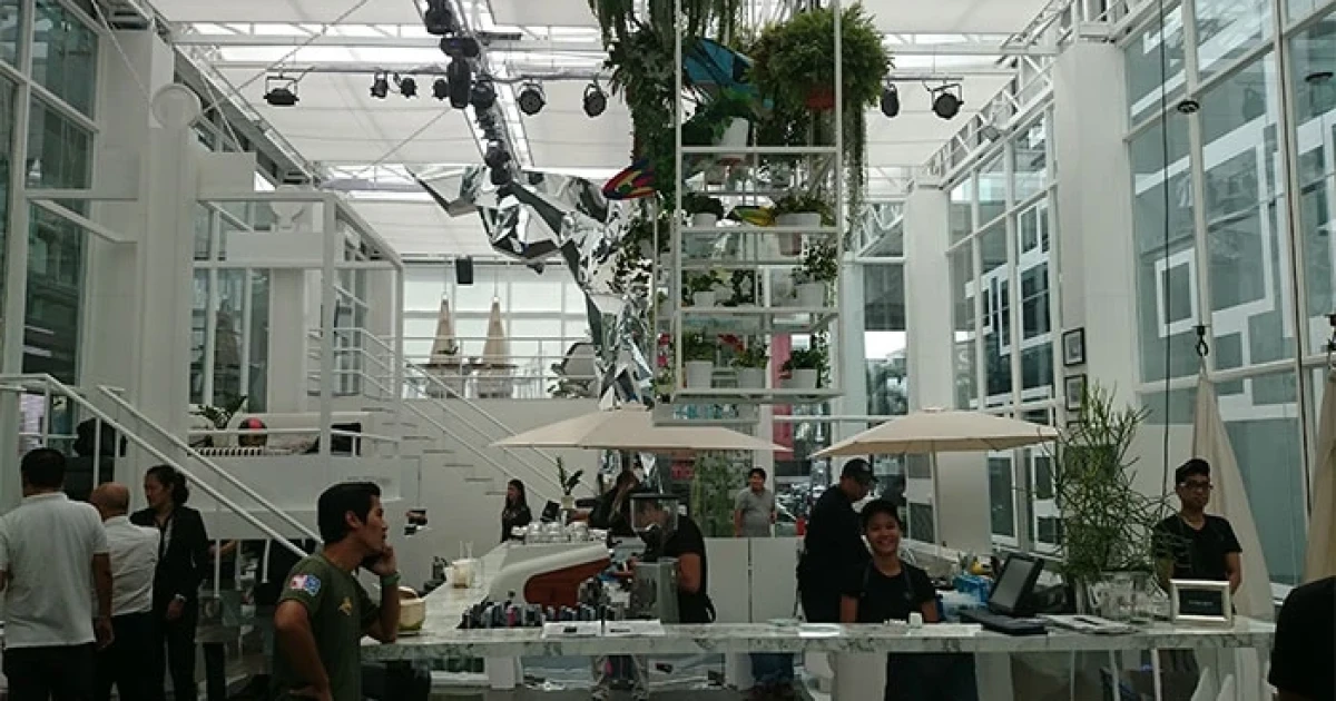 เมอร์เซเดส-เบนซ์ เปิดตัว Mercedes me BOX สไตลิช ลีฟวิ่ง สเปซ ที่ใหญ่ที่สุดใจกลางเมือง