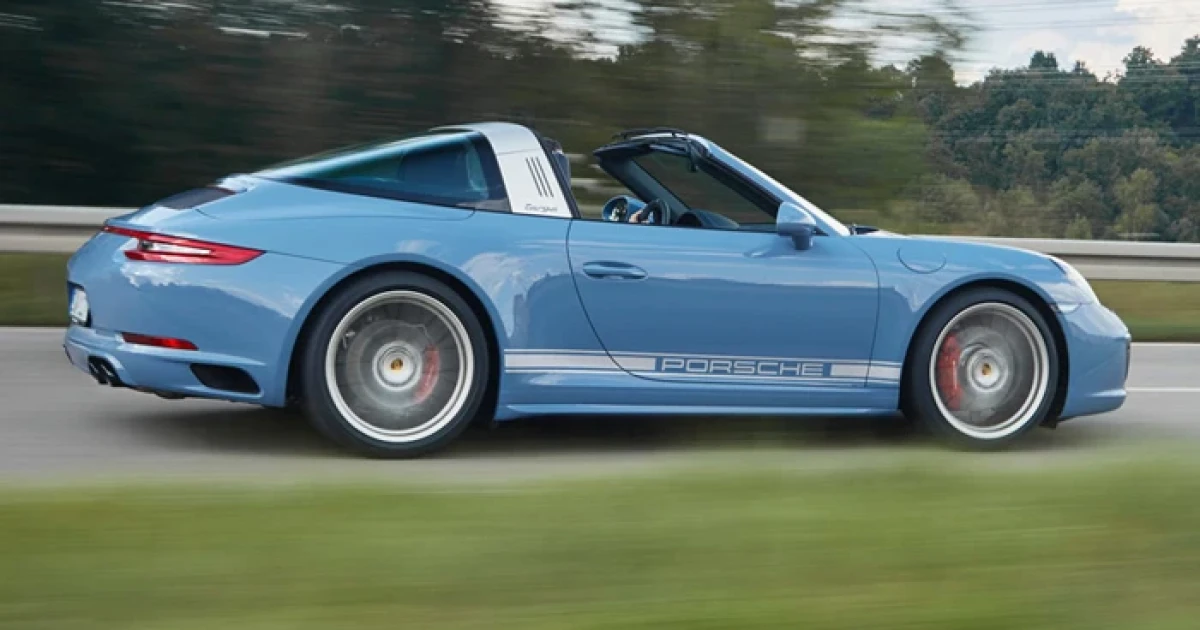 Porsche 911 Targa 4S Design Edition โมเดิร์นคลาสสิกด้วยสี Etna Blue