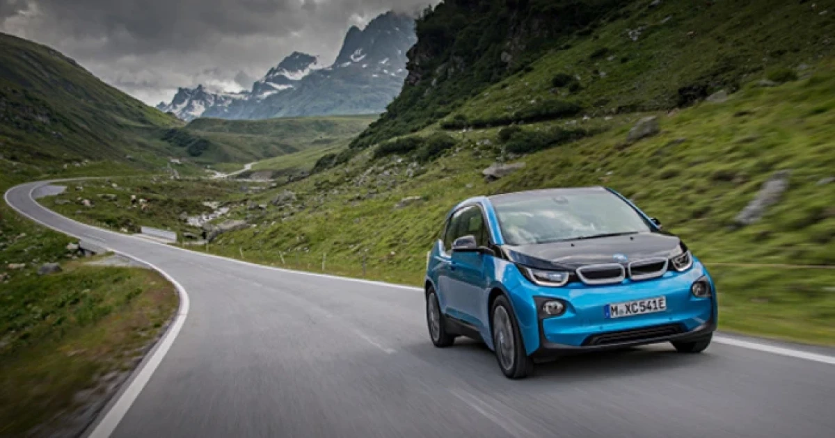 รถยนต์ไฟฟ้าเติบโตต่อเนื่อง BMW ยอดขายรถยนต์ไฟฟ้าทะลุกว่าแสนคัน