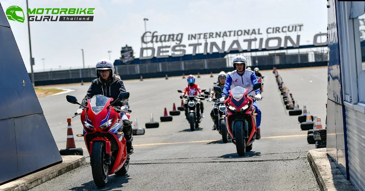 ฮอนด้าบิ๊กไบค์ บุกสนามช้างฯ จัดกิจกรรม Honda E-Clutch Road Show Pro Rider เตรียมลุยต่อที่โคราช 11-12 พ.ค. นี้