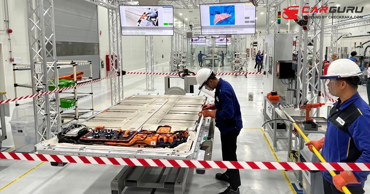 Mercedes-Benz สร้างความมั่นใจ! เซ็นสัญญาบริษัทธนบุรีผลิตแบตเตอรี่อีก 10 ปี พร้อมมอบ Cellblocks กับสวทช.เพื่องานวิจัย