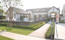 โกลเด้น ทาวน์ บางนา-สวนหลวง (Golden Town Bangna - Suanluang)