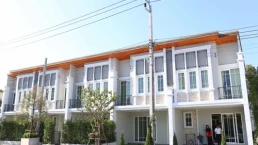 โกลเด้น ทาวน์ วงศ์สว่าง-แคราย (Golden Town Wongsawang - Khae Rai)