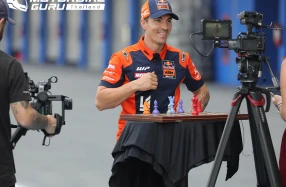 สดจากสนามช้าง! พาส่องซูเปอร์สตาร์นักบิด 𝗠𝗼𝘁𝗼𝗚𝗣 กับบรรยากาศหลัง 𝗣𝗮𝗱𝗱𝗼𝗰𝗸 ก่อนจะเข้าสู่ 𝗣𝗿𝗲-𝗦𝗲𝗮𝘀𝗼𝗻 𝗧𝗲𝘀𝘁 อย่างเป็นทางการ