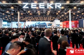 ZEEKR 9X เอสยูวีเรือธง และ Lynk & Co 900 เปิดตัวครั้งแรกในงาน Shanghai Auto Show 2025