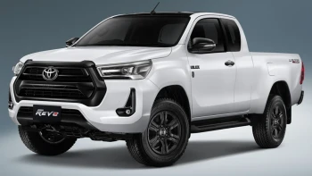 โตโยต้า Toyota Revo Smart Cab Prerunner 2.4 Mid 60th Anniversary ปี 2022