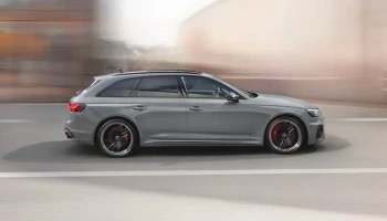 อาวดี้ Audi RS 4 Avant Competition ปี 2023