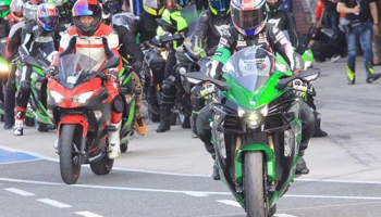 Kawasaki Road Racing Championship 2017 ชวนลูกค้าแข่งบนแทร็คระดับโลก "สนามช้าง" จ.บุรีรัมย์