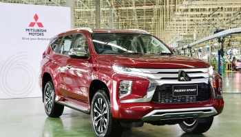 มิตซูบิชิ ฉลอง 60 ปี ในไทยเผยรถรุ่นสีแดงพิเศษ Passion Red Edition และไทรทันแนว "สตรีทอาร์ต"