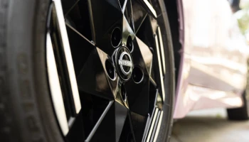 นิสสันเตรียมลดการปล่อยคาร์บอนจากกระบวนการผลิต เตรียมใช้อะลูมิเนียมที่ปล่อยคาร์บอนต่ำภายในปี 2030