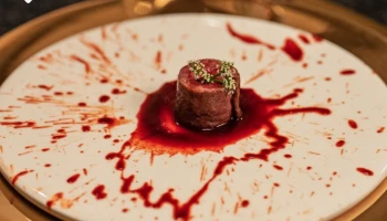 Netflix ส่งตัวอย่างภาพยนตร์สุดเดือด HUNGER ไม่ใช่แค่หนังอาหาร! และเป็นภาพยนตร์ไทยที่ทุกคนไม่ควรพลาด เสิร์ฟพร้อมกันทั่วโลก 8 เม.ย. 66