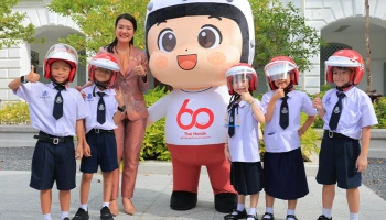 Honda ฉลองครบรอบ 60 ปี ร่วมส่งมอบหมวกกันน็อก มูลค่า 60 ล้านบาท จำนวน 60,000 ใบ ให้กับสถานศึกษาและหน่วยงานภาครัฐทั่วประเทศ
