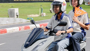 ไทยฮอนด้า ผนึกกำลัง สจล. เดินหน้าเสริมเกราะป้องกันชีวิตเยาวชนไทย มอบหมวกกันน็อก 500 ใบ สร้างวัฒนธรรมขับขี่ปลอดภัยในกลุ่มนักศึกษา