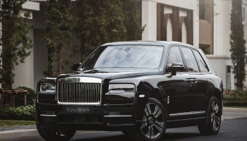 โรลส์-รอยซ์ Rolls-Royce Cullinan SUV ปี 2023