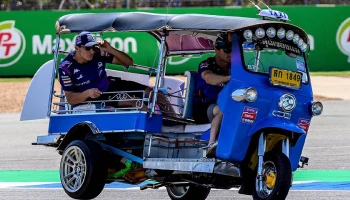 แจ็ค – โทปรัค คู่หูทีม Prima Pramac Yamaha คว้าชัย Tuk-Tuk Challenge สร้างสีสันเปิดสนาม MotoGP 2026