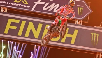 Honda ผงาดกวาดบัลลังก์ AMA SMX 2025 โดย เจ็ตต์ ลอว์เรนซ์ ควงคู่ โจ ชิโมดะ คว้าสองรุ่นท็อป