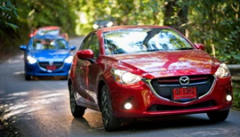 Mazda2 สกายแอคทีฟใหม่ สวยเด่น ขับสนุก ประหยัด ทั้งซีดานและแฮตช์แบ็ก