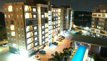 แพลทินั่ม เพลส คอนโด (Platinum Place Condo)