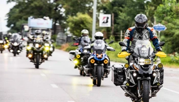 มิลเลนเนียม ออโต้ กรุ๊ป นำลูกค้า BMW Motorrad ร่วมกิจกรรมเพื่อสังคม มอบเงินบริจาคและพัฒนาพื้นที่โรงเรียนบ้านละมุ จังหวัดชุมพร รวมพลังเพื่อชุมชนอย่างยั่งยืน