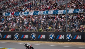 ซาร์โก สร้างสถิติเป็นนักบิดฝรั่งเศสคนแรกในรอบ 71 ปี คว้าชัยโฮมเรซ ส่วน นาคากามิ คัมแบ็กคว้าท็อป 6 ในศึก โมโตจีพี ที่เลอมองส์