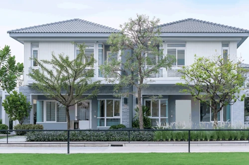 อินนิซิโอ แลนด์แอนด์เฮ้าส์