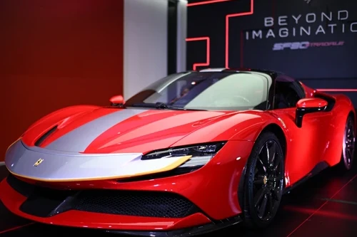 Ferrari SF90 Stradale เฟอร์รารี่ Ferrari SF90 Stradale เฟอร์รารี่