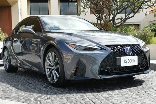 Lexus IS เลกซัส ไอเอส