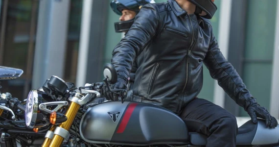 รูปภาพ ไทรอัมพ์ Triumph Thruxton RS ปี 2021