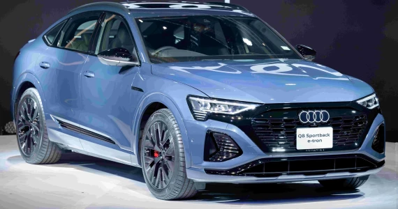 รูปภาพ อาวดี้ Audi Q8 Sportback e-tron 55 quattro S line Black edition ปี 2023