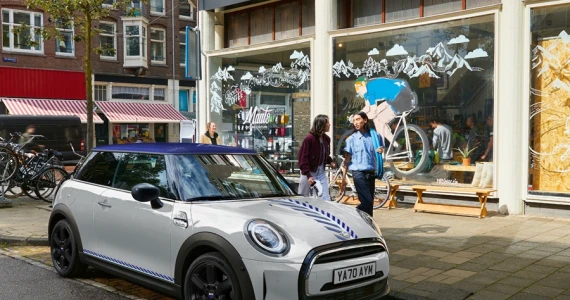 รูปภาพ มินิ Mini Hatch 3 Door Cooper S Brick Lane Edition ปี 2022